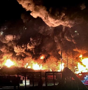 Photographer Nathan Valez - picture of train derailment explosion; huge fires and massive black smoke
