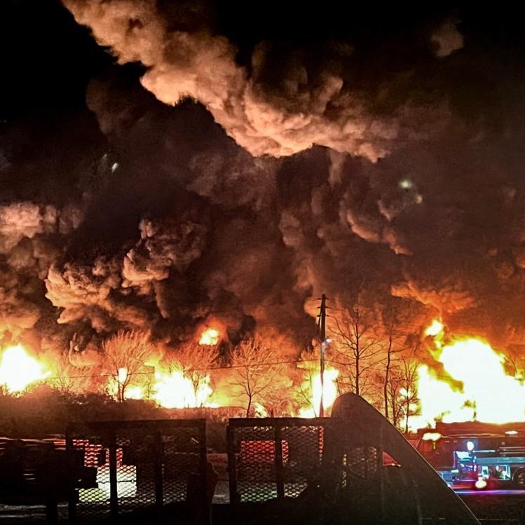 Photographer Nathan Valez - picture of train derailment explosion; huge fires and massive black smoke